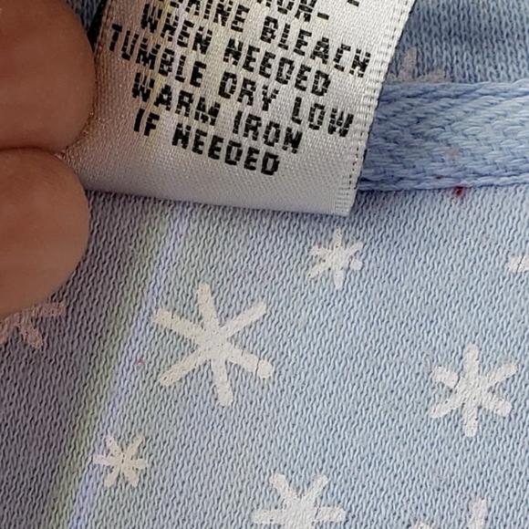 Women's 2x Christmas quarter zip sweatshirt. (C1 - Picture 2 of 5